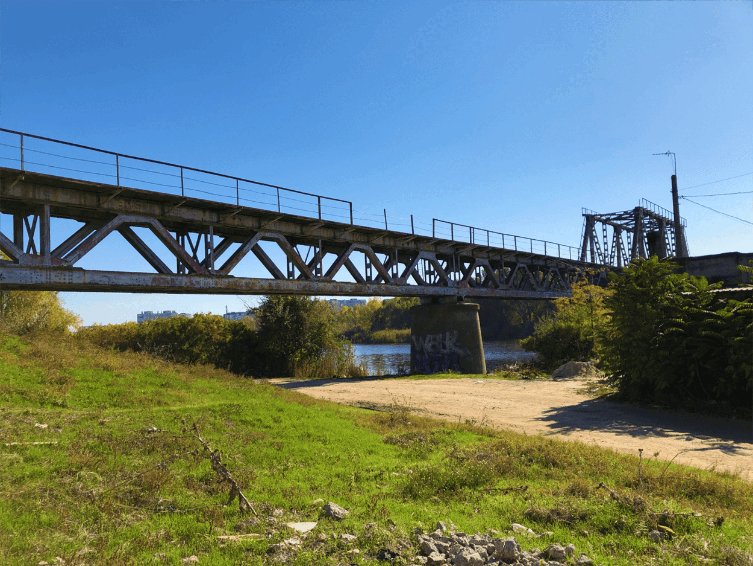 09008usm-51c0-753x566.png