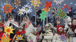Ігор Калинець. «Вертеп маленького хлопчика». Розповідь про долю письменника. Атмосфера різдвяної урочистості, святковості, протиставлення її сумним спогадам героя про батьків, які змушені зустрічати Різдво далеко від сина