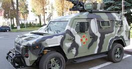 Українських військових озброюють новими броньованими авто
