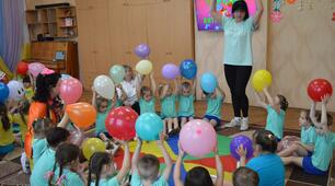 Музично-розвивальна програма до дня сміху "Більше сміху-життя на втіху"