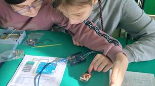 Робототехніка на Arduino. STEM-проєкт до Дня святого Валентина «Піксельне серце»
