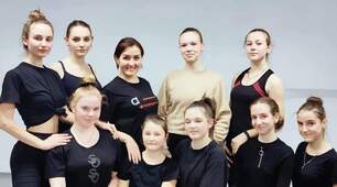 Лідерство через дію: керівник у спільному тренуванні з вихованцями.