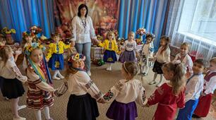 Ранкове коло в ЗДО. Вправи вітання.
