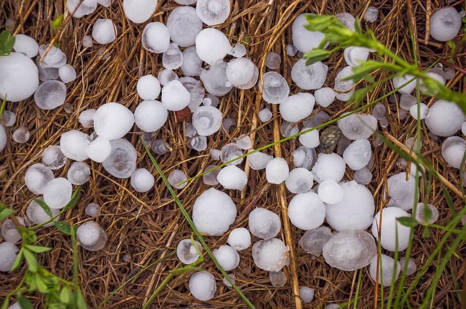 Hail formation, explained | CNN