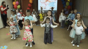Таночок випускників -дошкільників з малюками "Мою ручку тримай", автор А.Євтодьєва, укр.версія Л.Найда