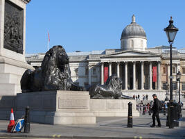 Trafalgar Square Lions - Bob Speel's Website