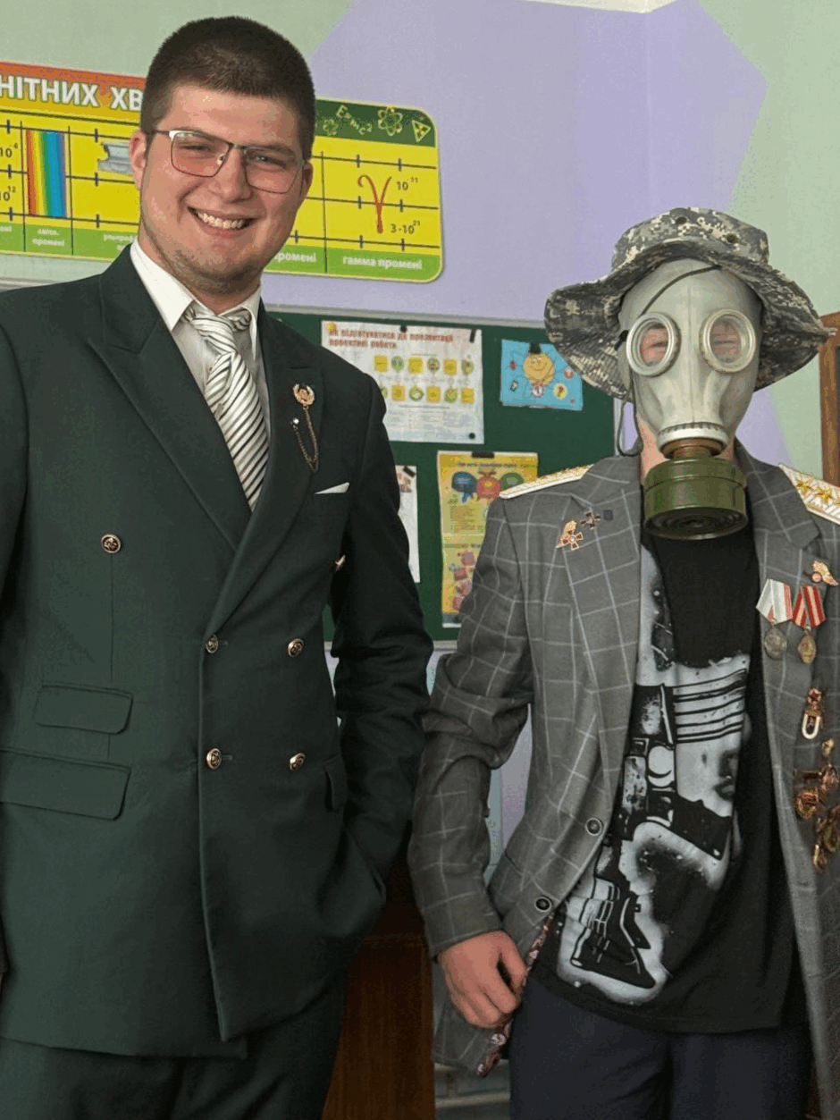 09022f05-5636-940x1253.png