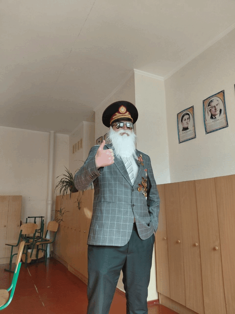 09022f1k-734f-940x1253.png